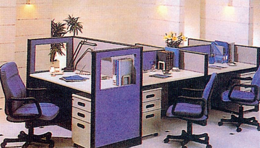 Connector 1-Cluster Of Five Office Workstation